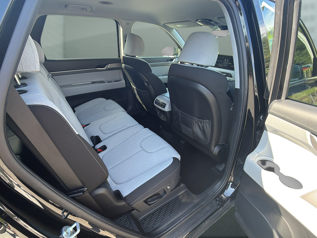 Used 2021 Hyundai Palisade SE AWD/4WD image 18