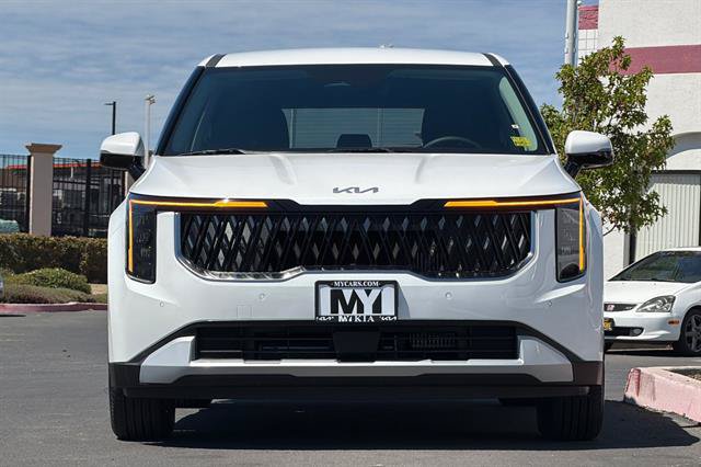 New 2026 Kia Carnival LXS FWD image 9