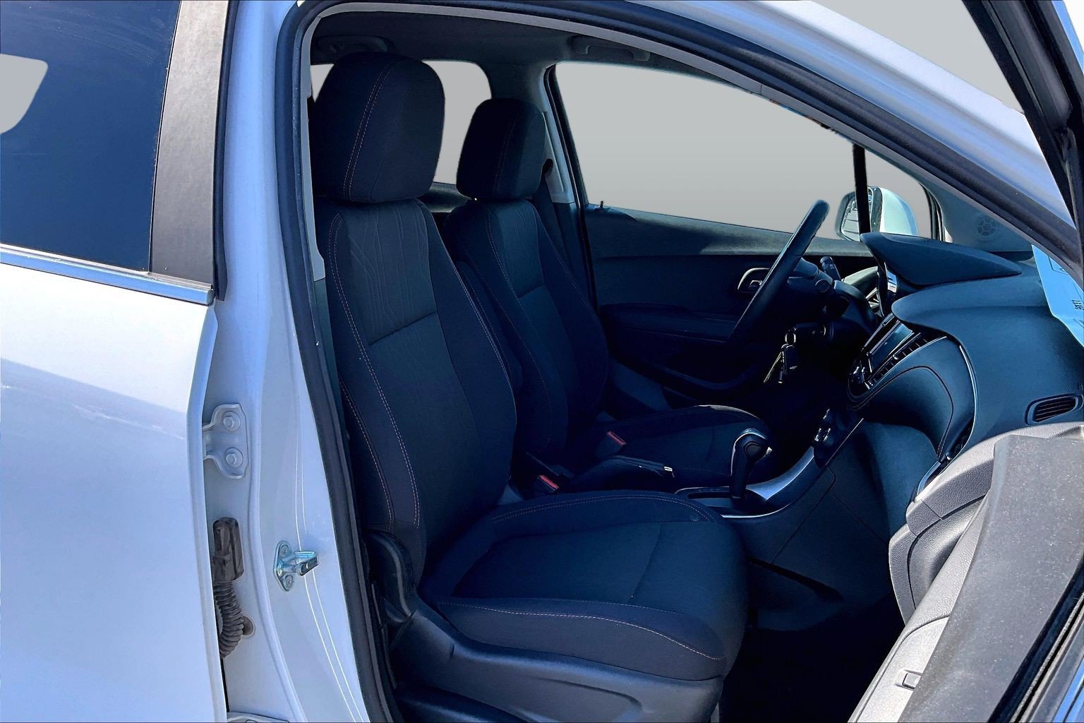 Used 2017 Chevrolet Trax LT AWD/4WD image 7