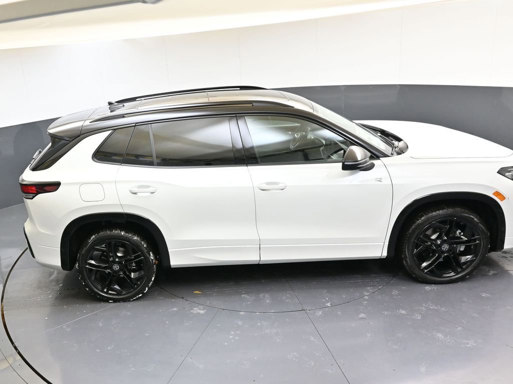 New 2026 Volkswagen Tiguan SE R-Line image 42