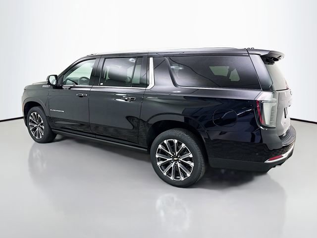 Used 2025 Chevrolet Suburban High Country AWD/4WD image 6
