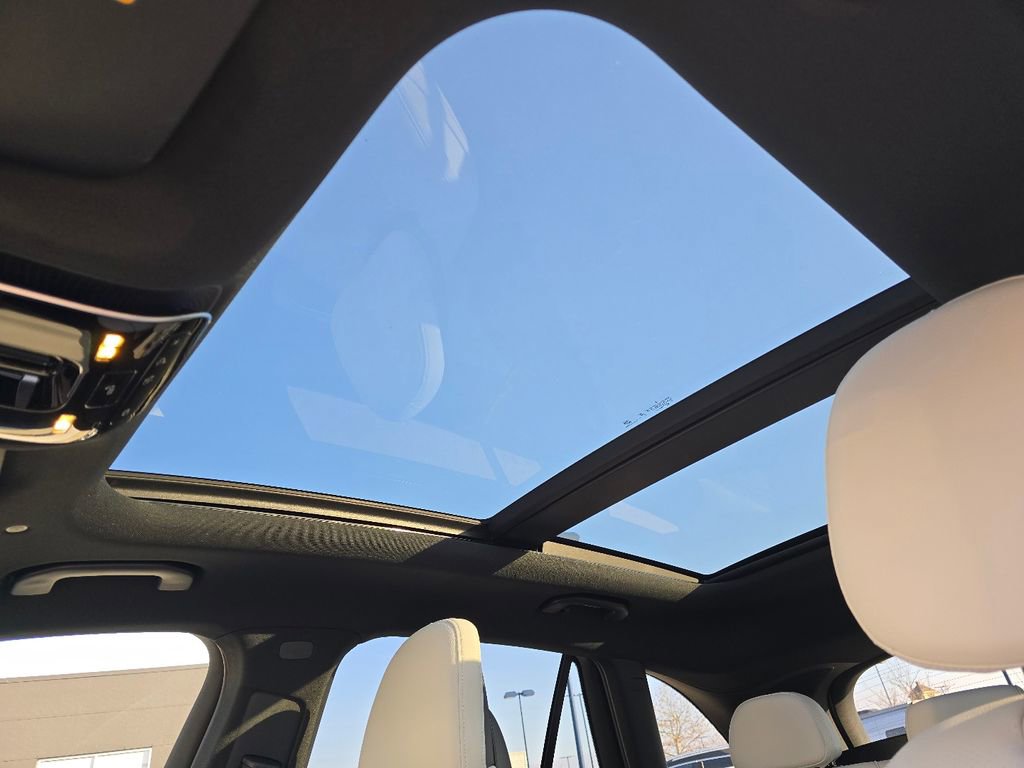 New 2026 Mercedes-Benz GLC 300 GLC 300 image 4