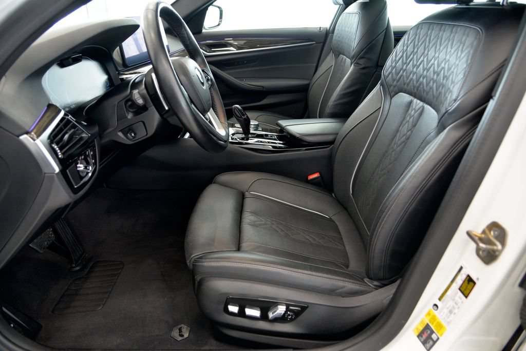 Used 2021 BMW 530e xDrive AWD/4WD image 15