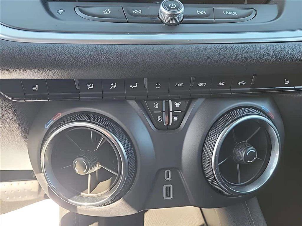 Used 2019 Chevrolet Blazer LT image 12