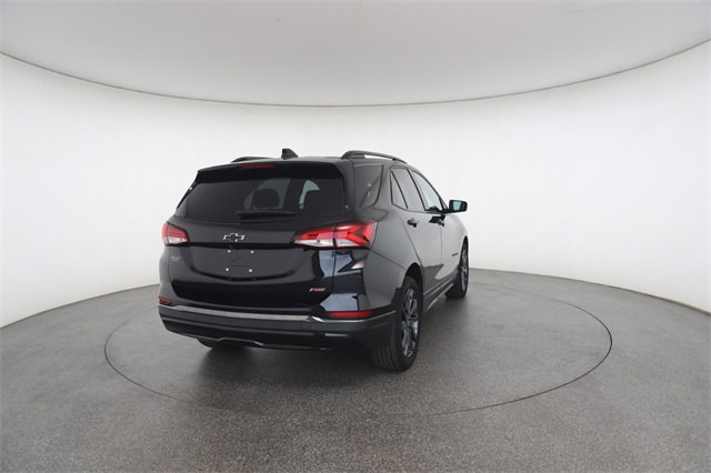 Used 2022 Chevrolet Equinox RS w/ Infotainment Package image 17