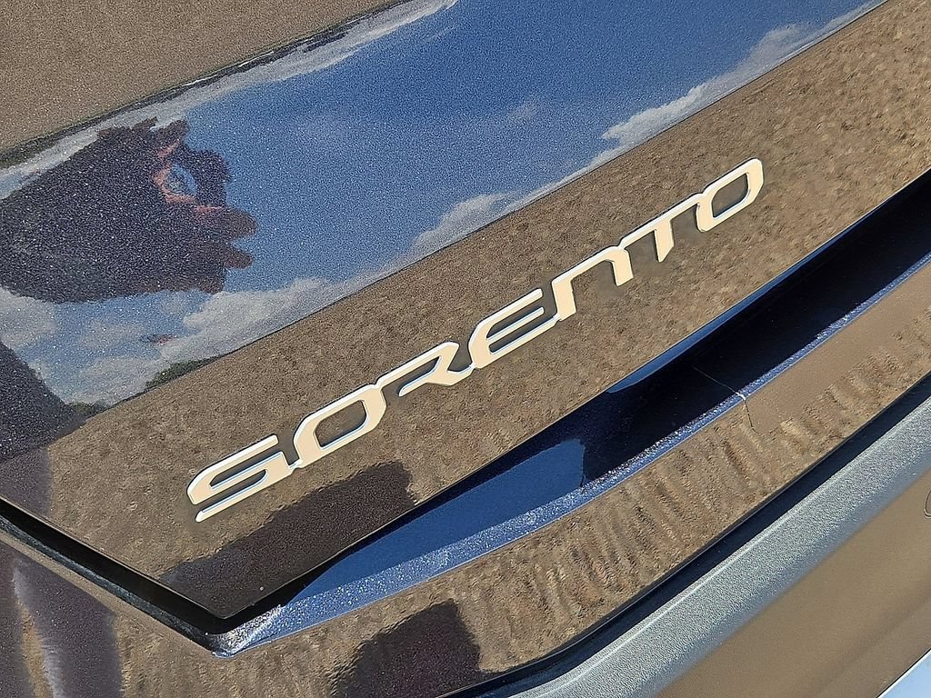 Used 2025 Kia Sorento S w/ Panoramic Sunroof Package FWD image 11