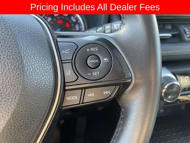 Used 2022 Toyota RAV4 XLE Premium AWD/4WD image 29