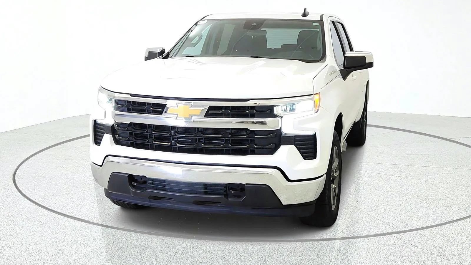 Used 2023 Chevrolet Silverado 1500 LT AWD/4WD image 3