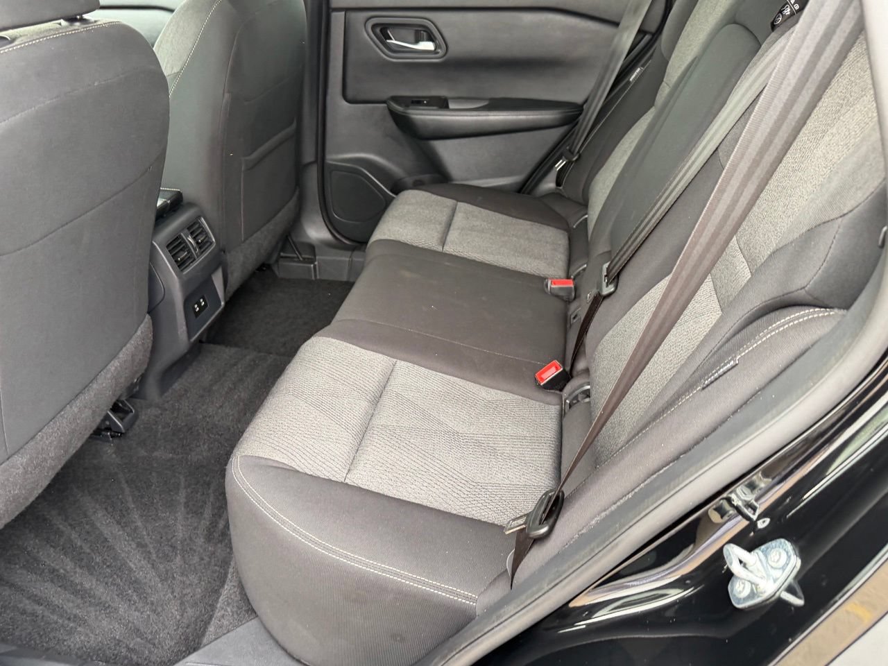 Certified 2025 Nissan Rogue SV FWD image 29