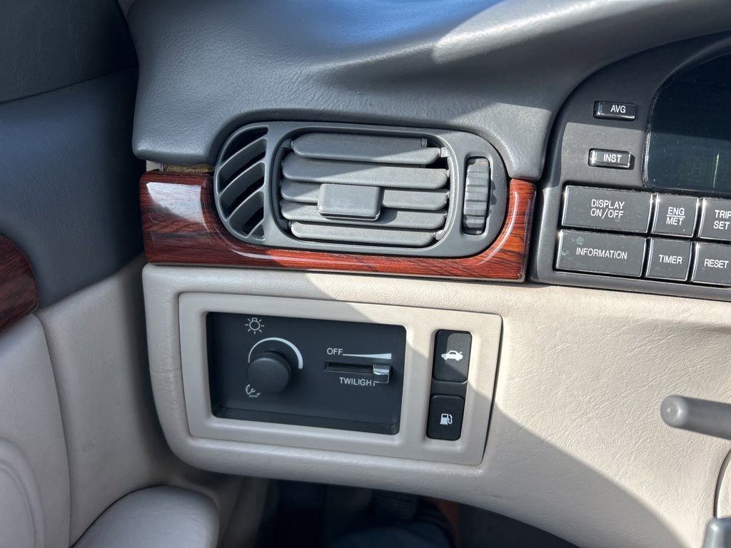 Used 1997 Cadillac De Ville Sedan image 18