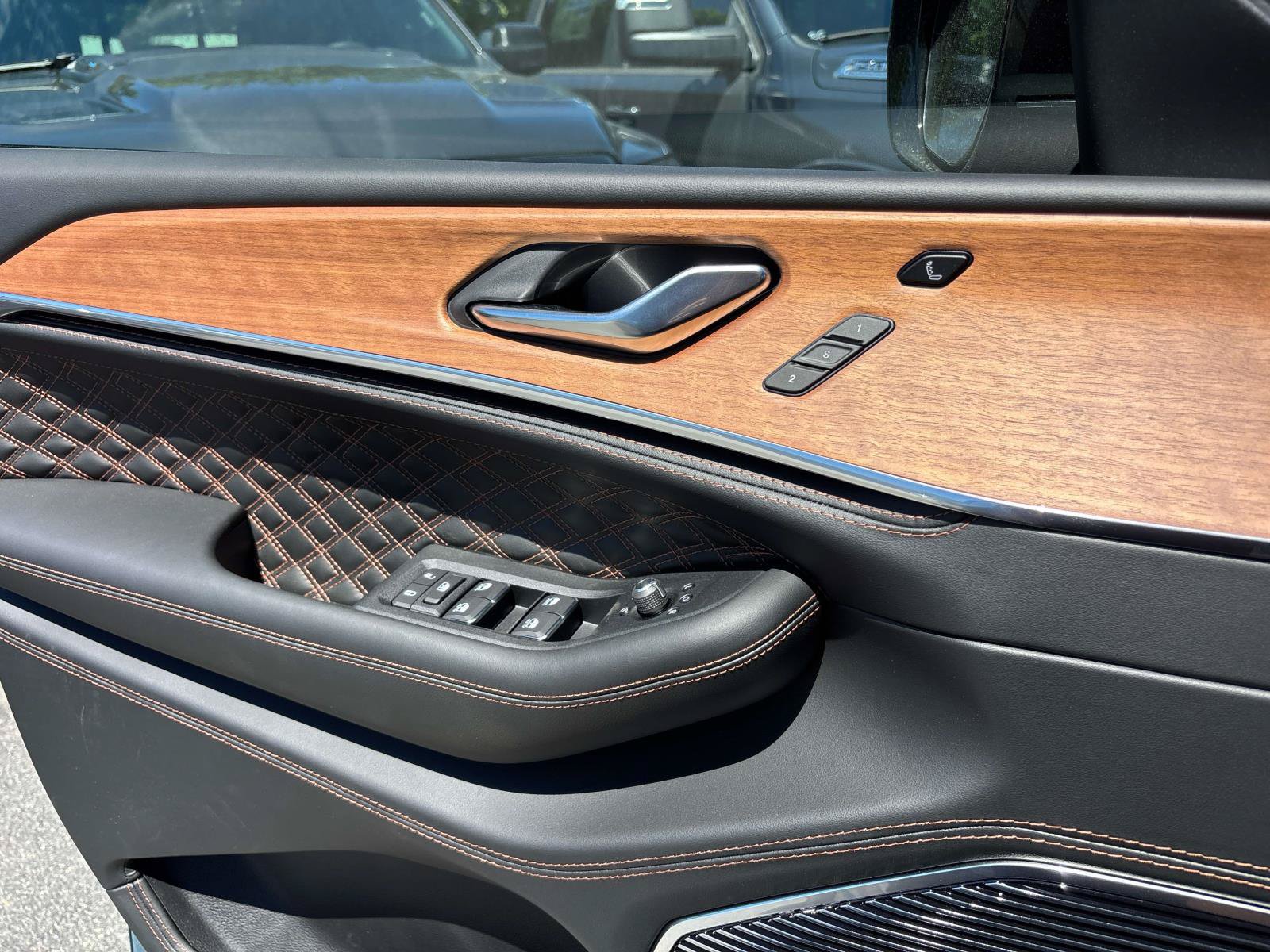 New 2026 Jeep Grand Cherokee Summit AWD/4WD image 11