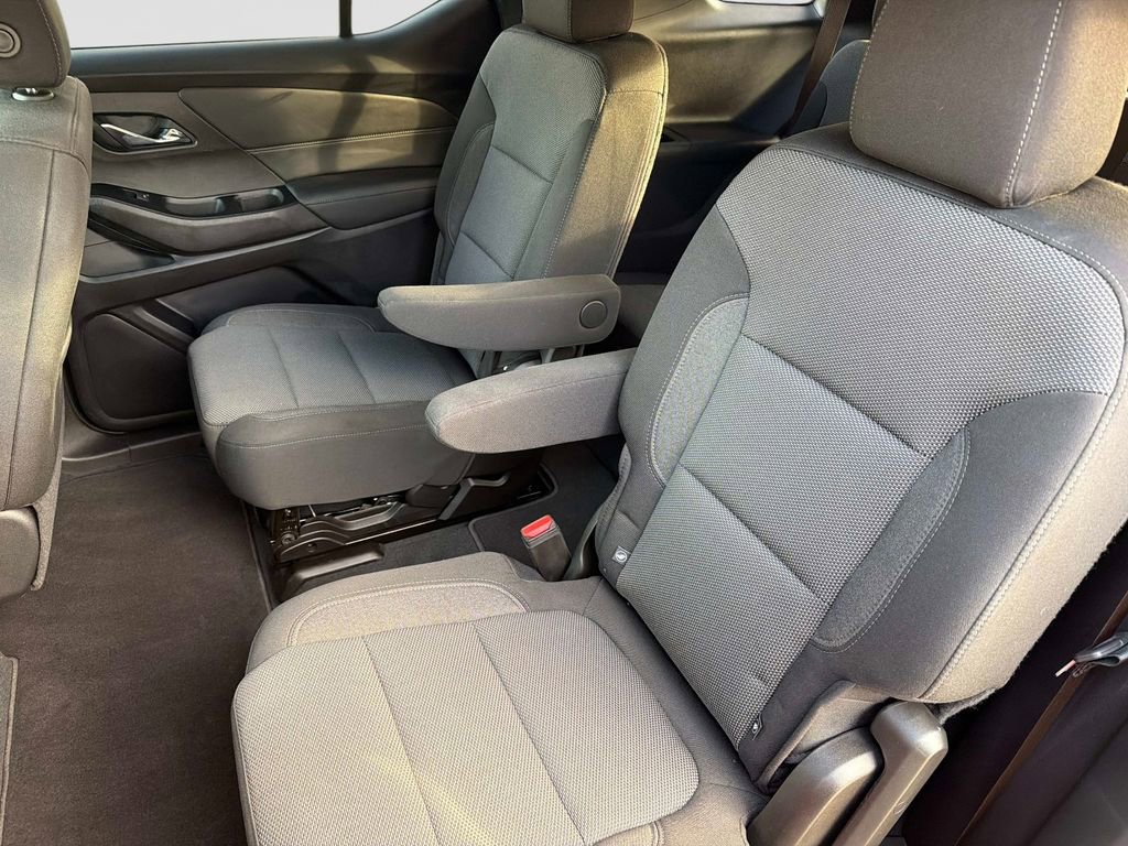 Used 2023 Chevrolet Traverse LT FWD image 14