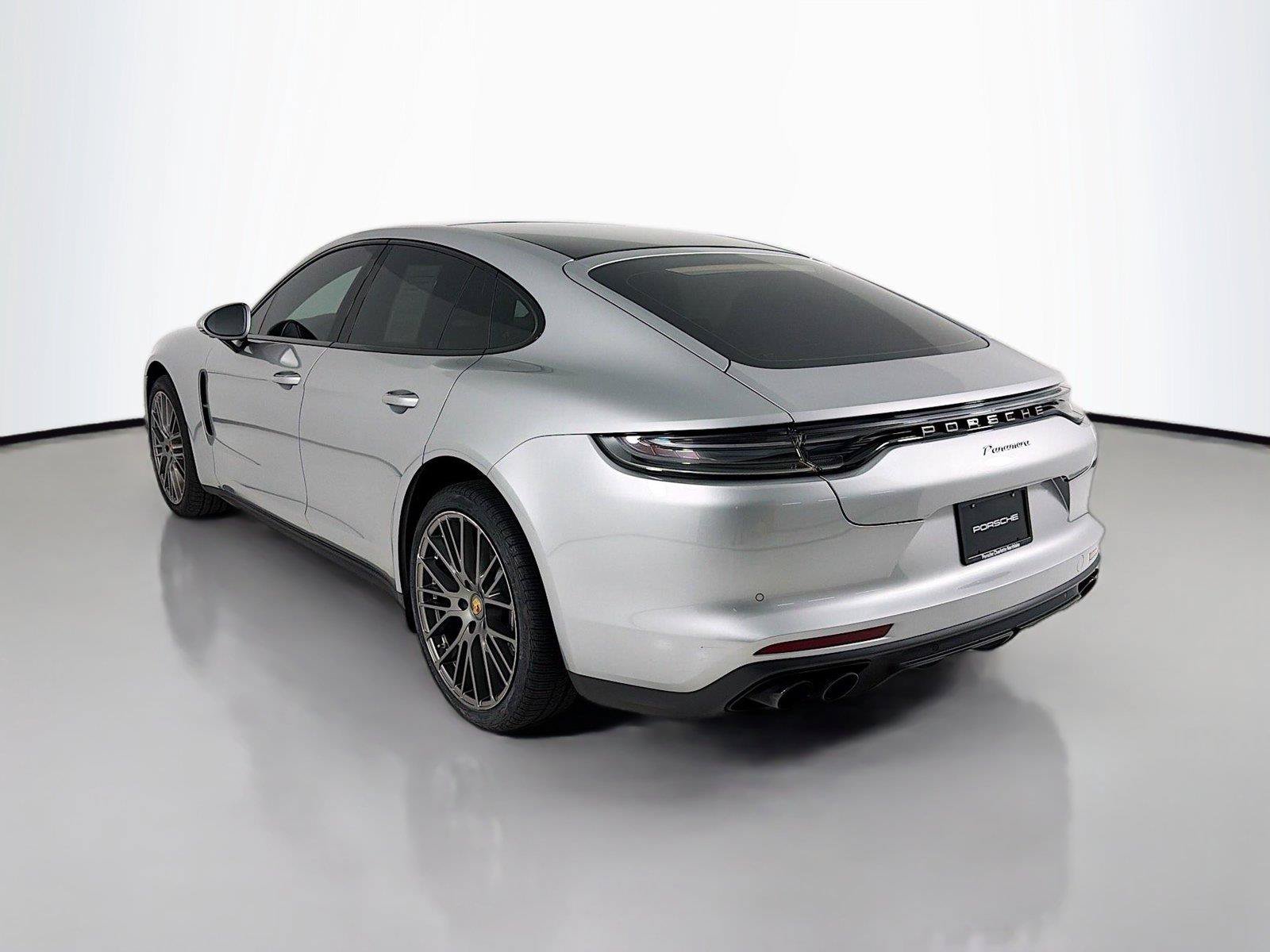 Used 2023 Porsche Panamera Platinum Edition RWD image 3