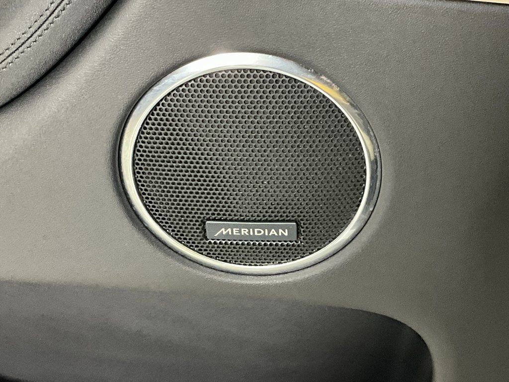 Used 2025 Land Rover Discovery Sport S image 18