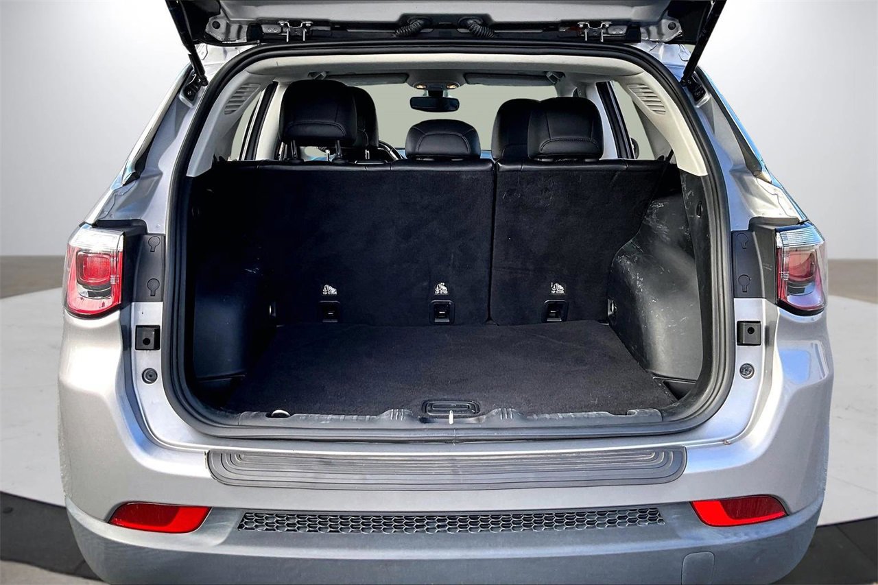 Certified 2019 Jeep Compass Latitude w/ Cold Weather Group image 23