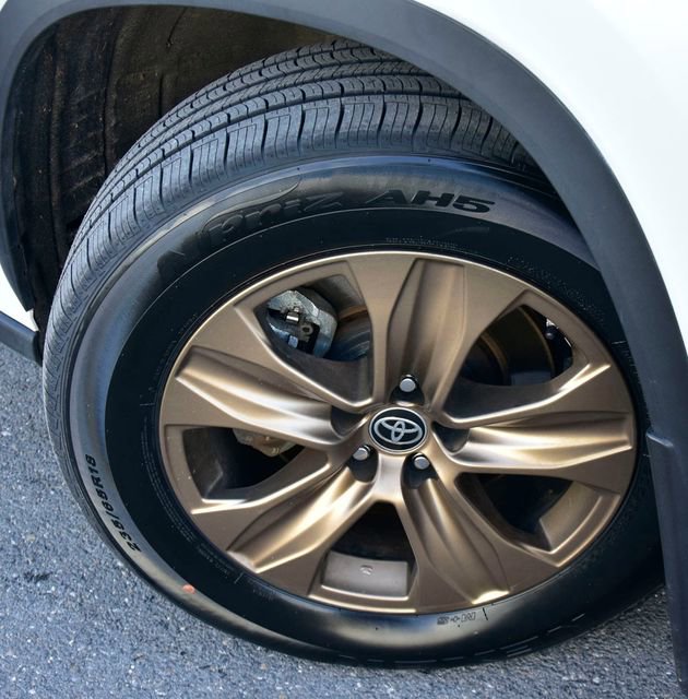 Used 2023 Toyota Highlander Bronze Edition image 35