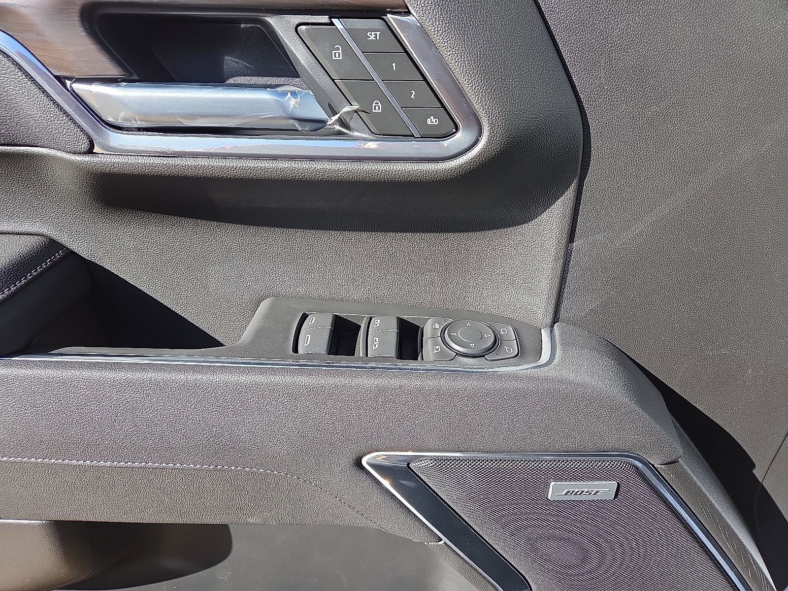 New 2026 GMC Sierra 1500 SLT image 10