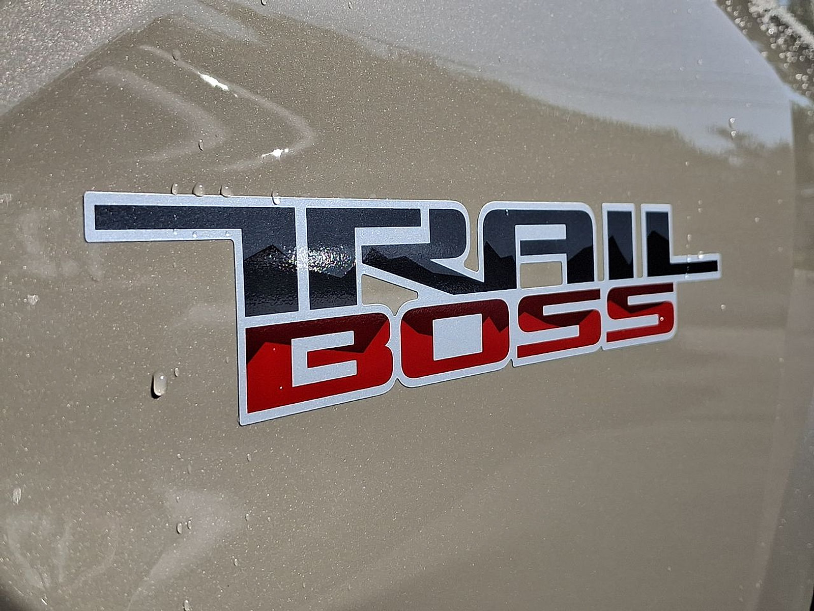 Certified 2024 Chevrolet Colorado Trail Boss w/ Advanced Trailering Package AWD/4WD image 23