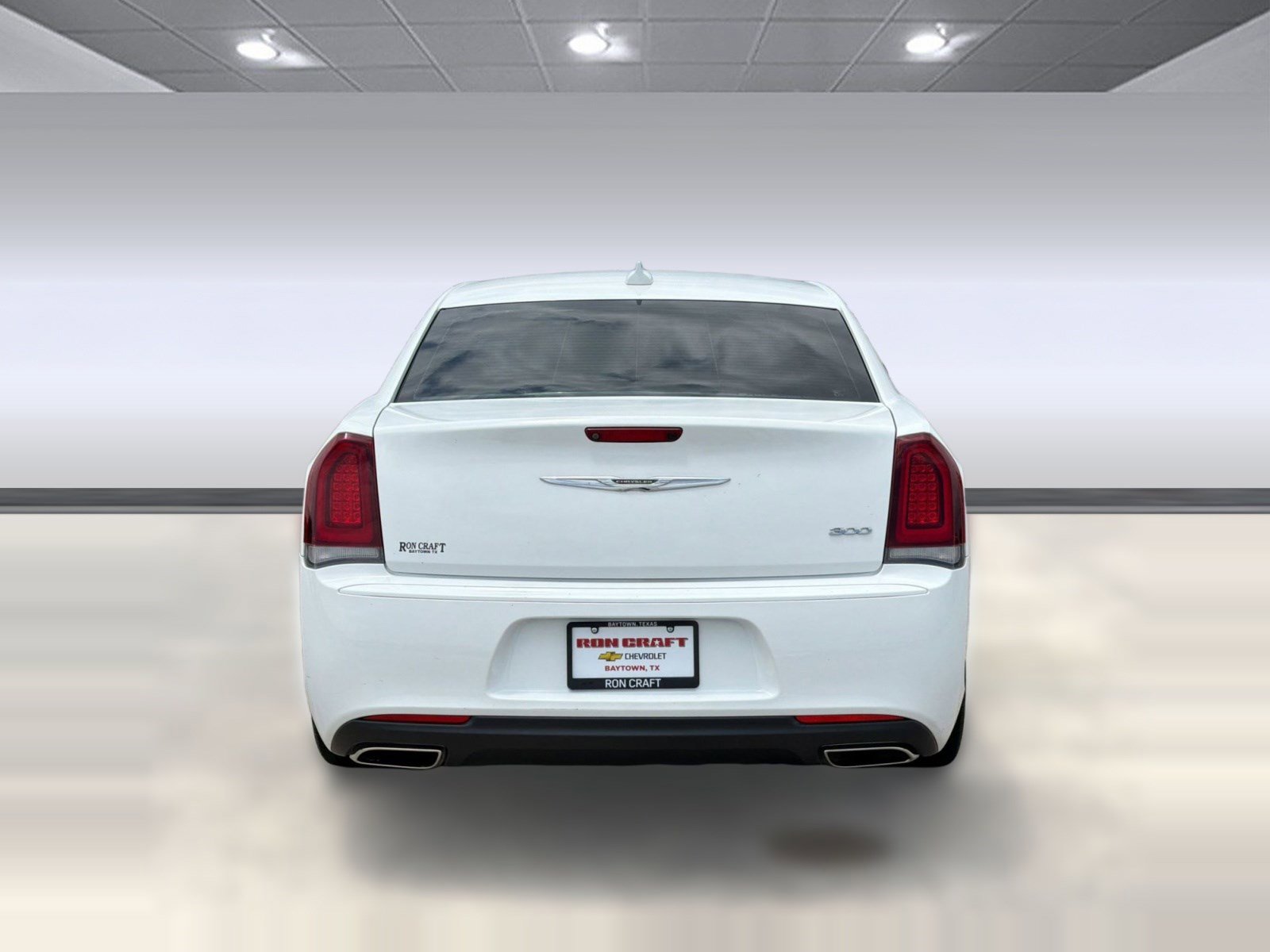 Used 2019 Chrysler 300 Touring w/ Sport Appearance Package RWD image 10