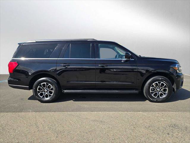 Used 2024 Ford Expedition Max XLT AWD/4WD image 2