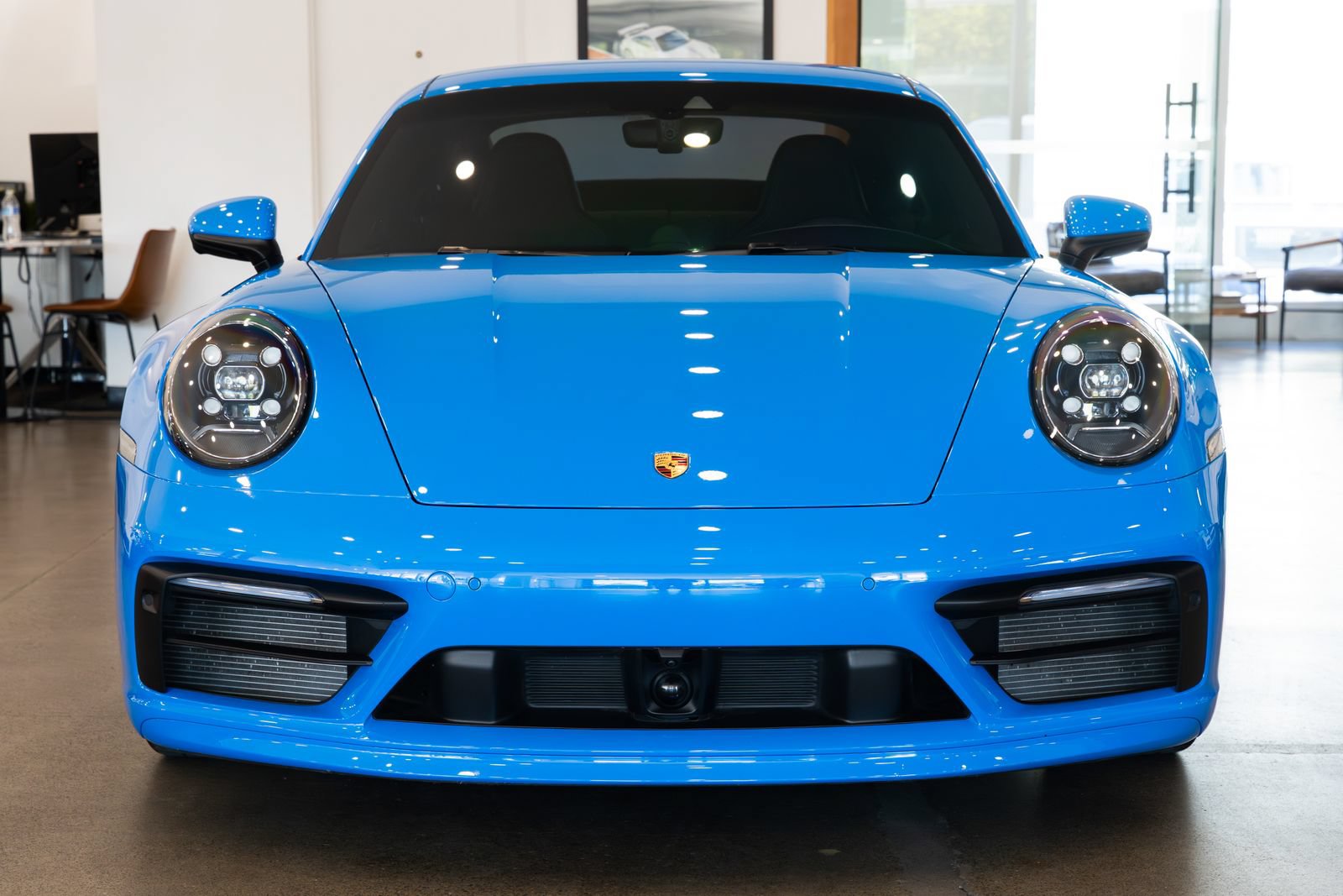 Used 2022 Porsche 911 Carrera 4S AWD/4WD image 2