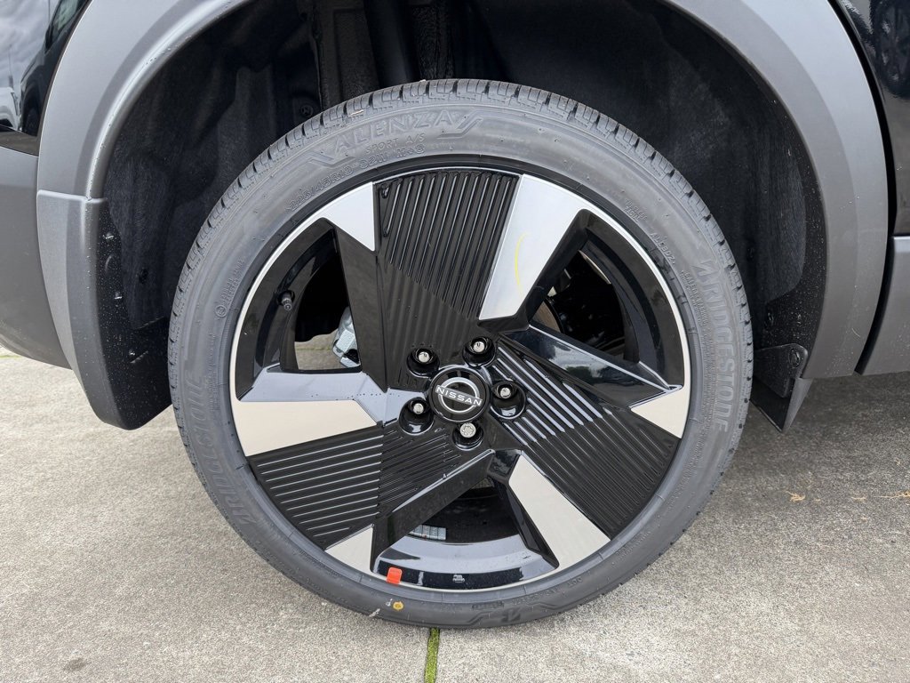 New 2026 Nissan Kicks SR w/ Cold Weather Package image 9