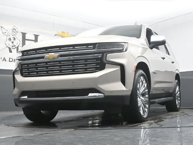 Used 2021 Chevrolet Tahoe Premier w/ Premium Package AWD/4WD image 4