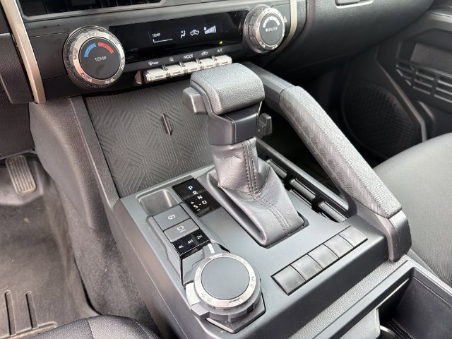 Used 2024 Toyota Tacoma SR AWD/4WD image 26