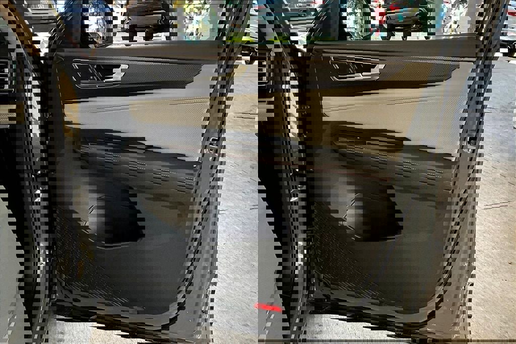 New 2026 Volkswagen Atlas Peak Edition image 28