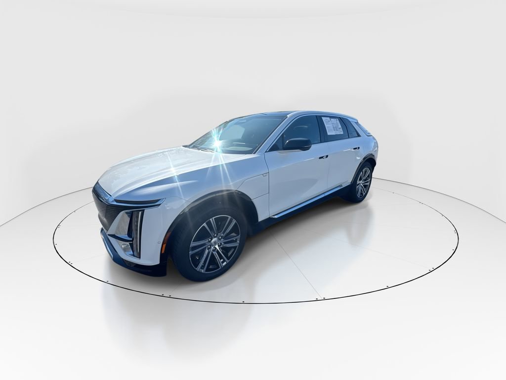 Used 2025 Cadillac Lyriq Luxury AWD/4WD image 4