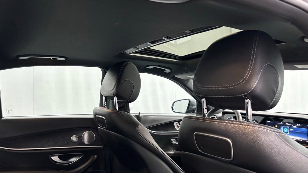 Used 2019 Mercedes-Benz E 300 4MATIC image 26