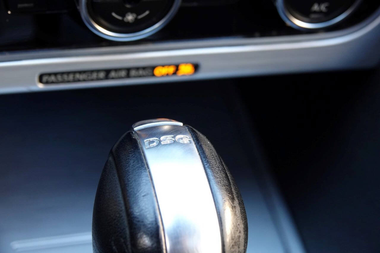 Used 2012 Volkswagen Passat TDI SE FWD image 95