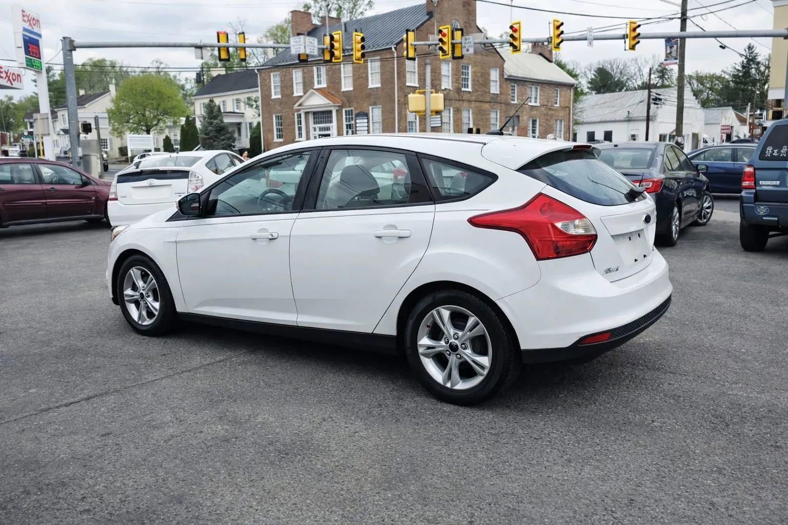 Used 2014 Ford Focus SE FWD image 3