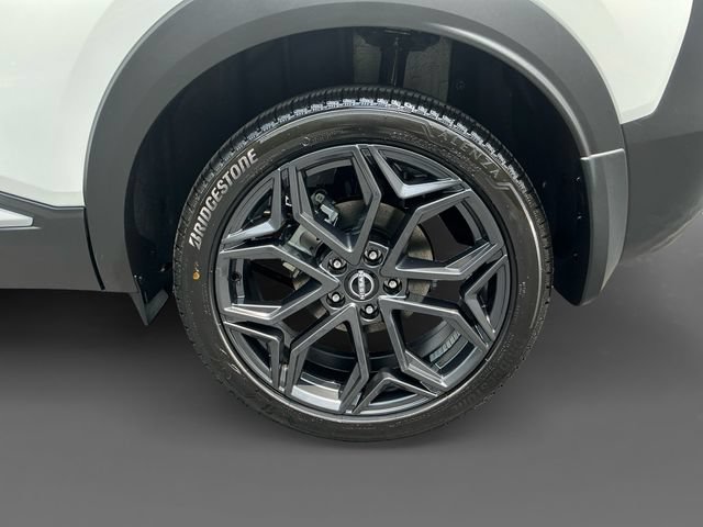 New 2026 Nissan Kicks SR w/ Cold Weather Package AWD/4WD image 16