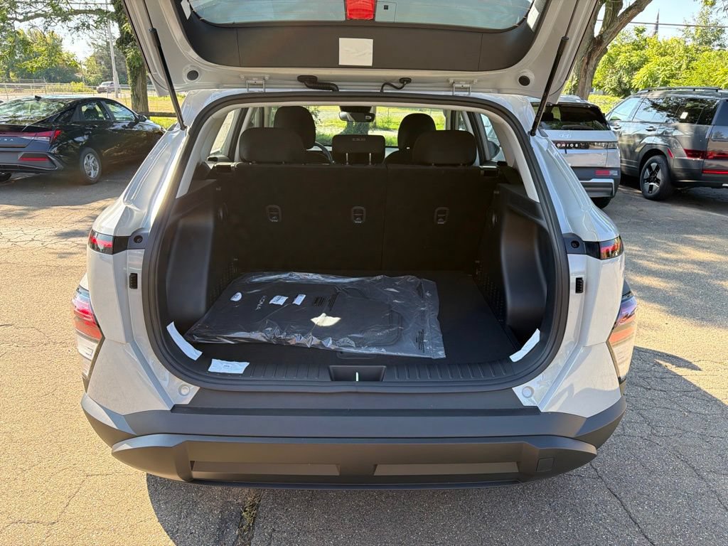 New 2027 Hyundai Kona SE AWD/4WD image 11