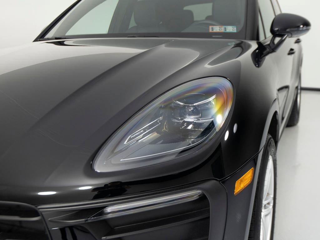 Certified 2025 Porsche Macan image 35