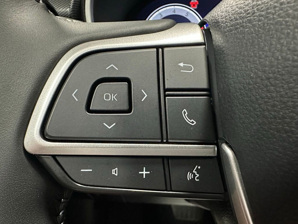 Used 2025 Toyota Highlander XSE image 19