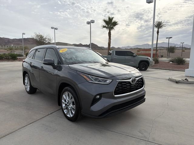 Used 2023 Toyota Highlander Limited AWD/4WD image 3