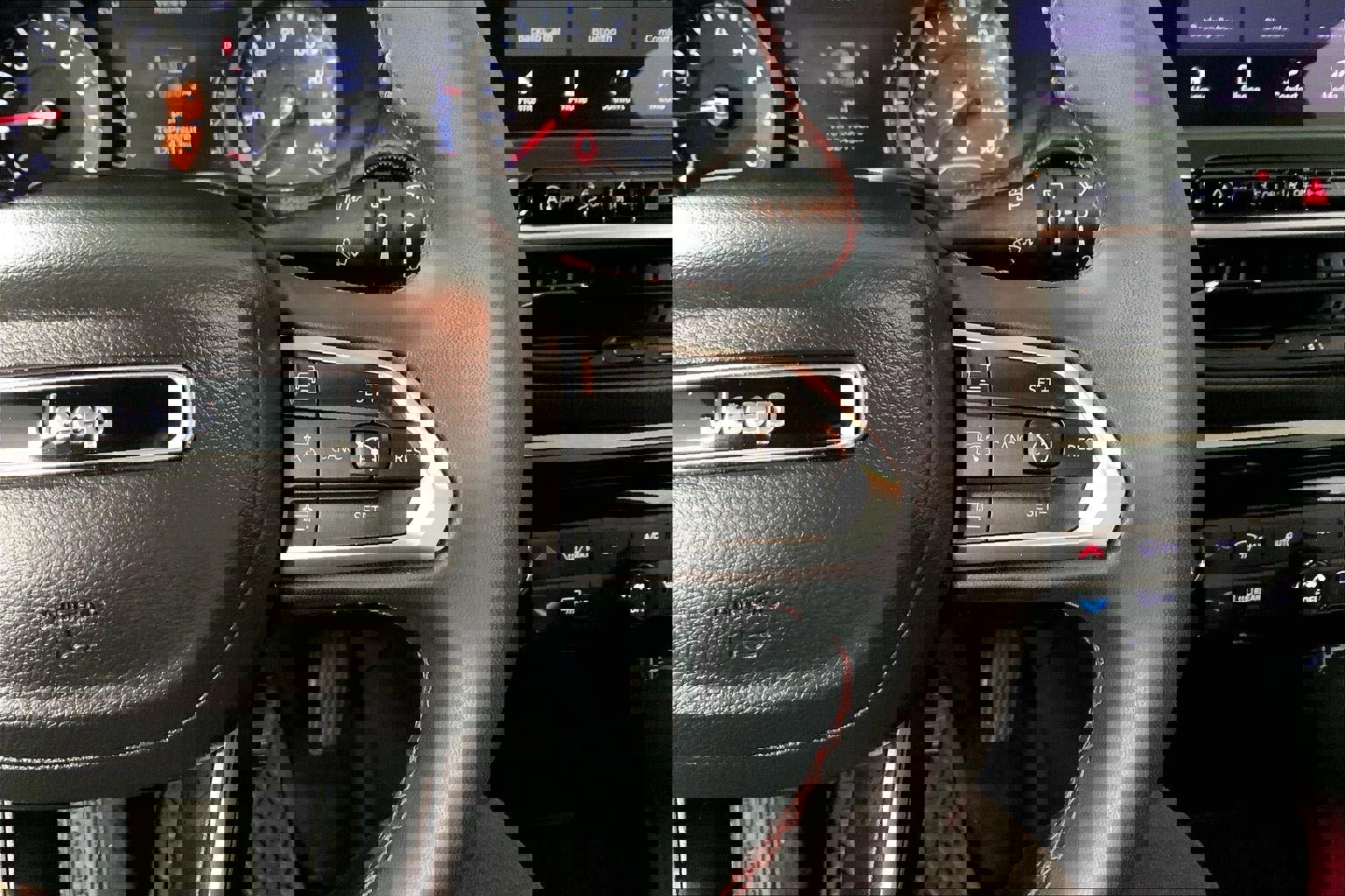 Used 2024 Jeep Compass Trailhawk image 19