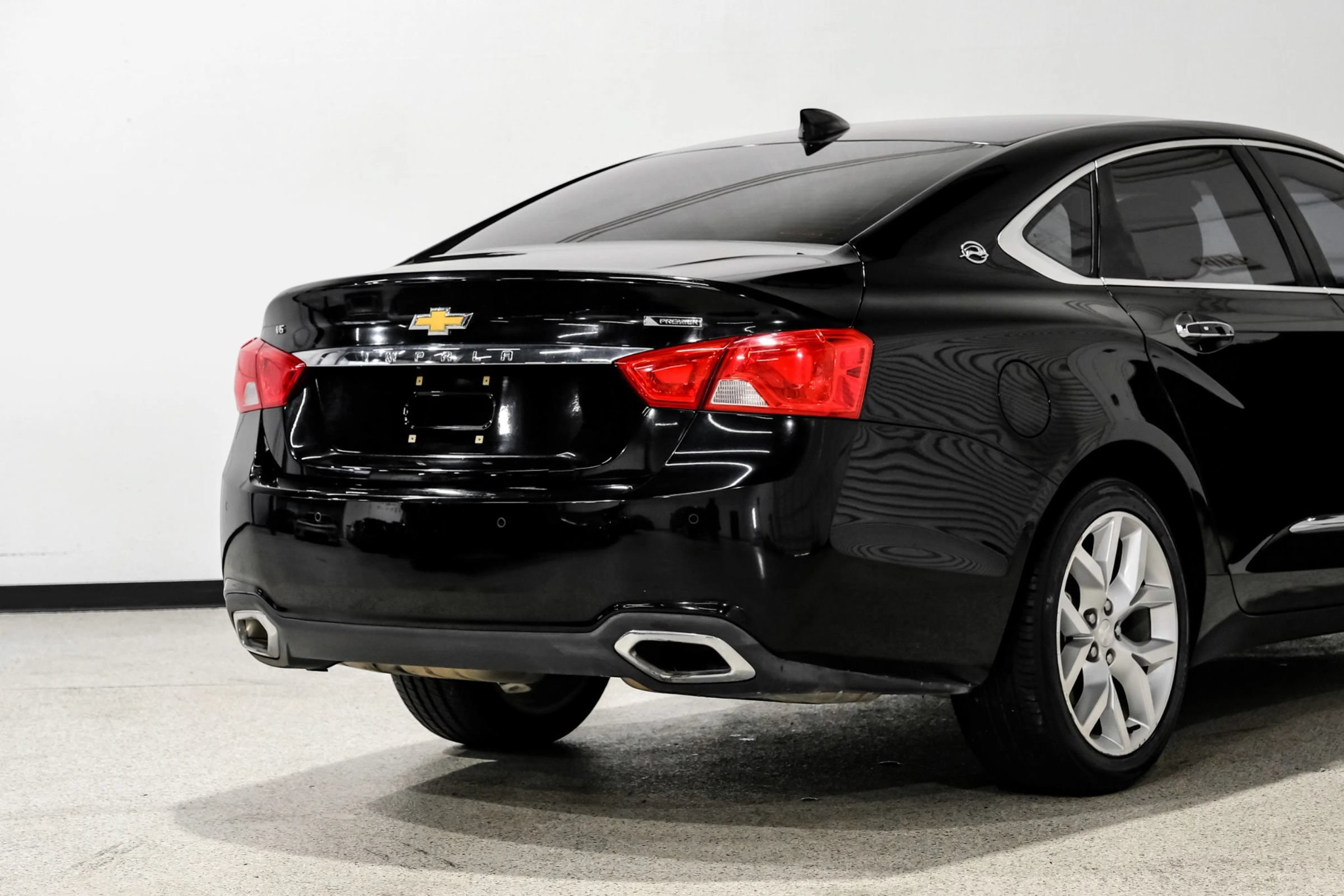 Used 2018 Chevrolet Impala Premier FWD image 14