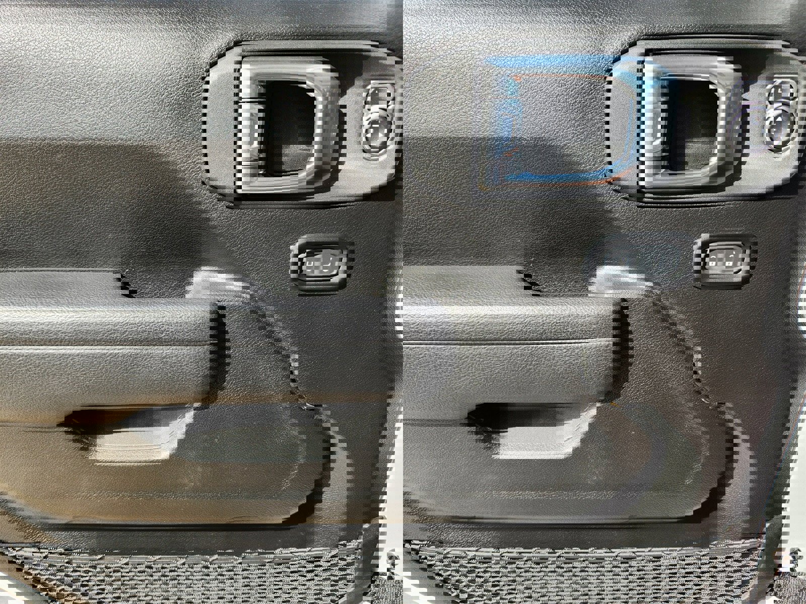 Used 2024 Jeep Wrangler Sport image 31