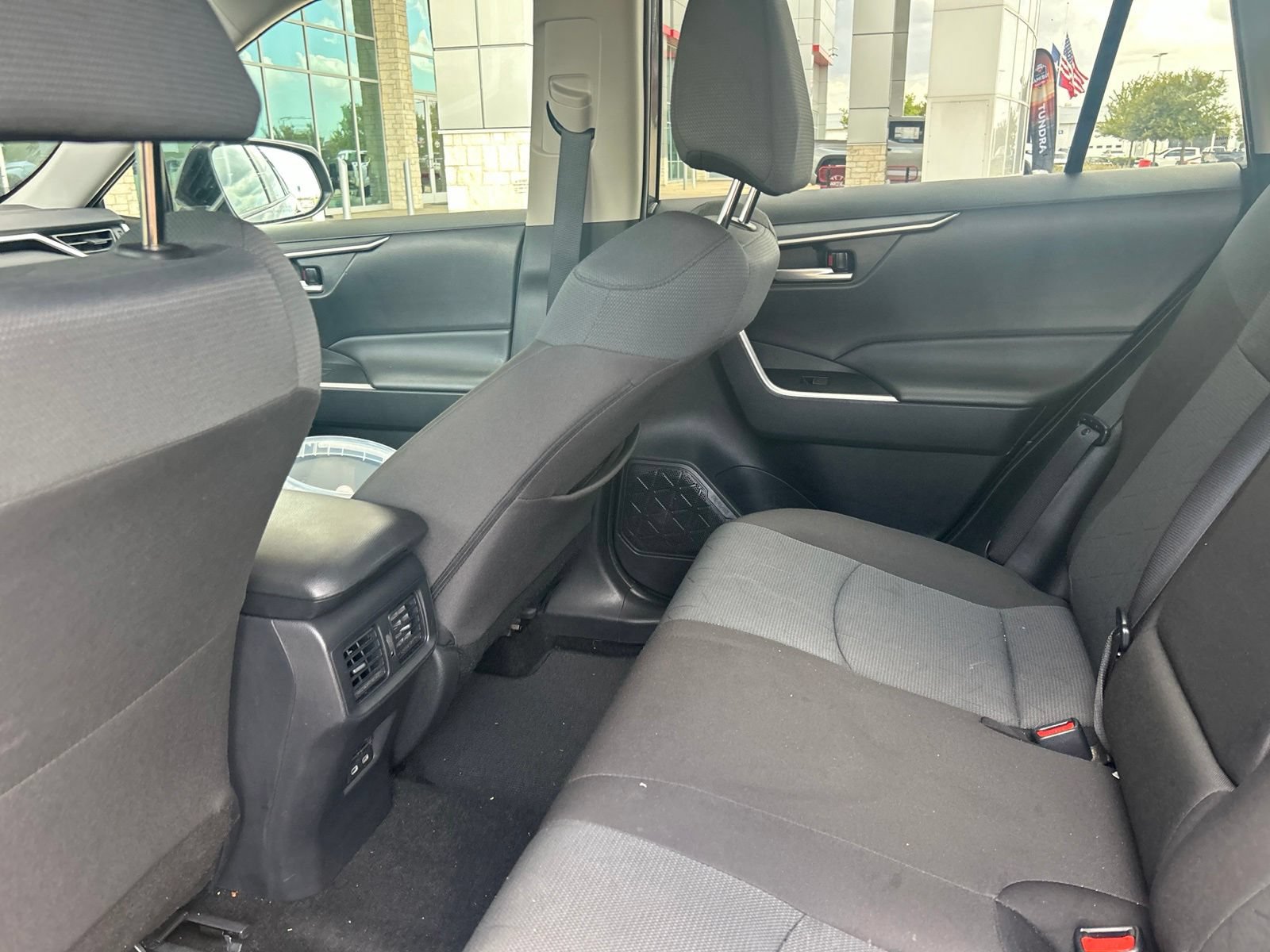 Used 2025 Toyota RAV4 XLE FWD image 18