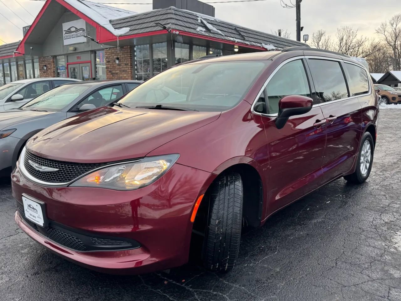 Used 2021 Chrysler Voyager Lxi image 3