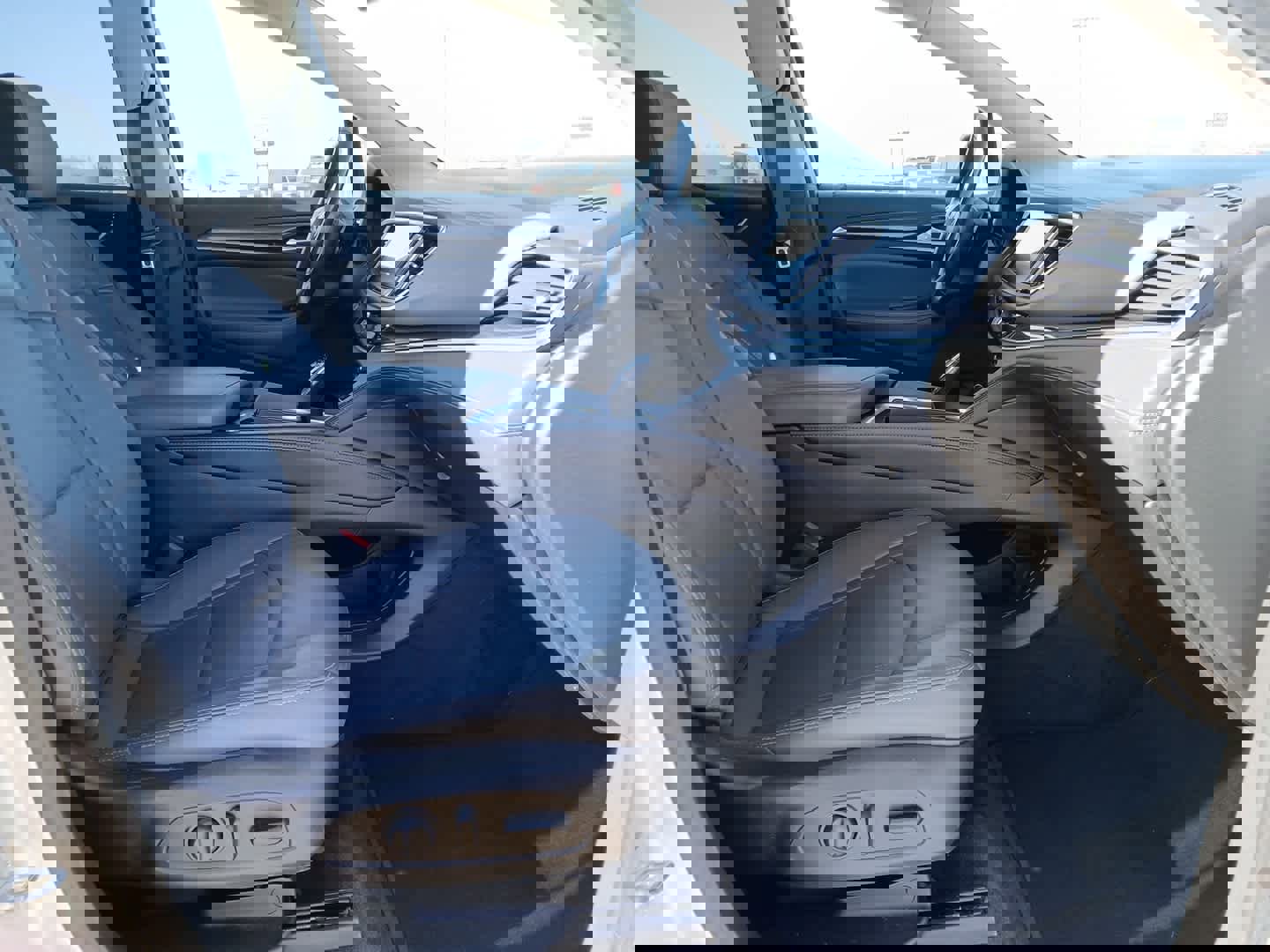 Used 2019 Buick Enclave Essence image 33