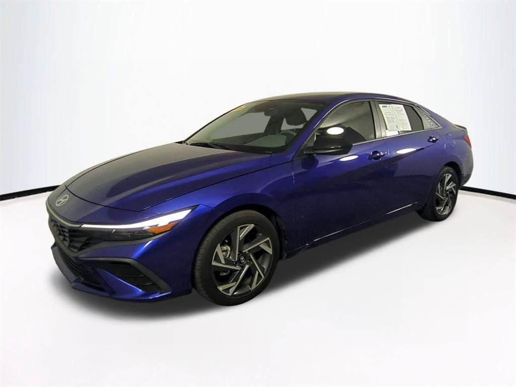 Used 2025 Hyundai Elantra Sport FWD image 9