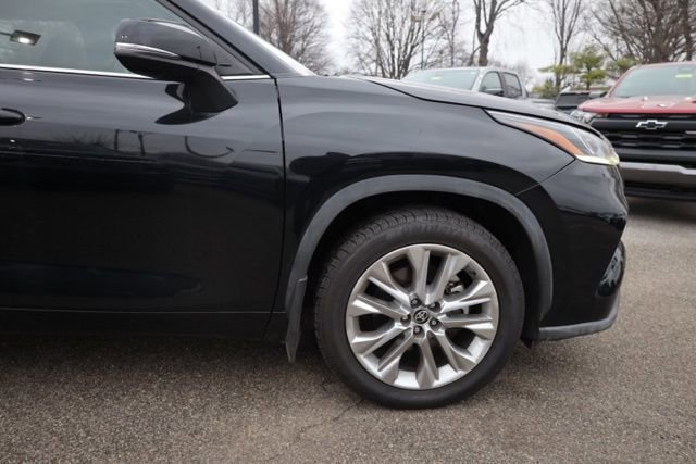 Used 2022 Toyota Highlander Limited image 13