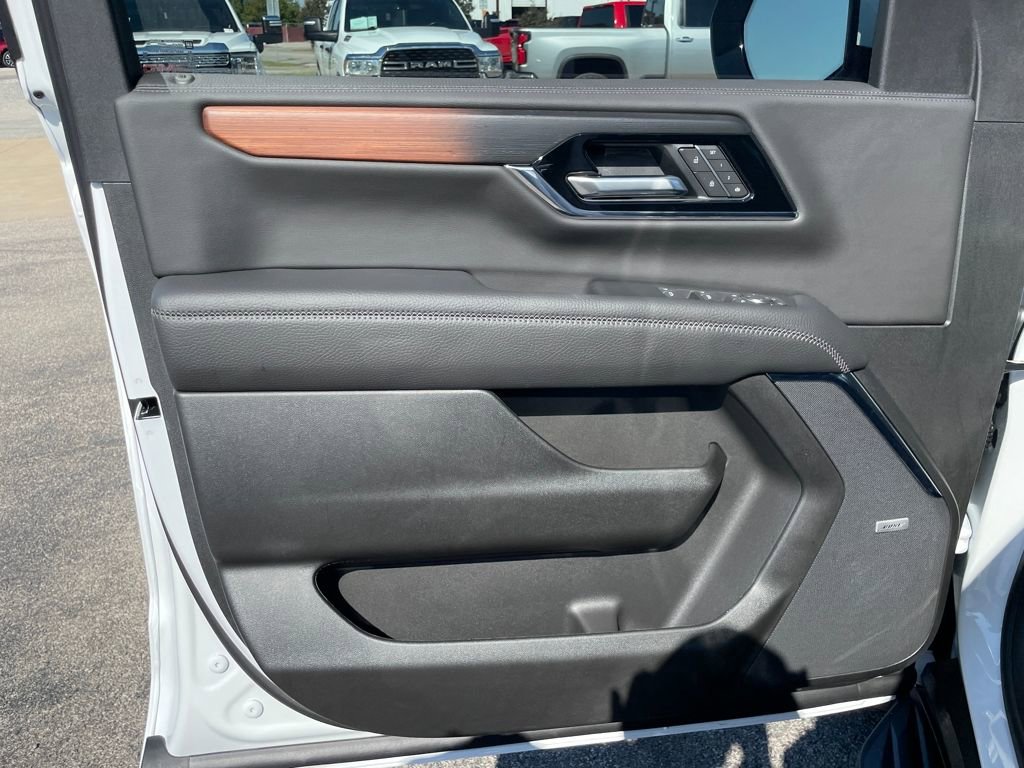 New 2026 GMC Yukon Denali w/ LPO, Floor Liner Package image 11