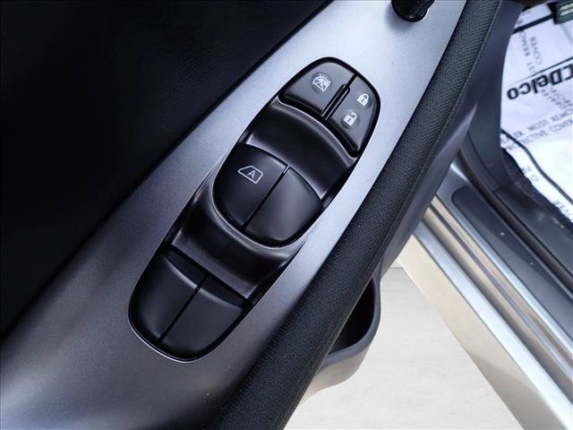 Used 2025 Nissan Leaf S FWD image 13
