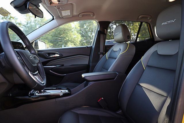 Used 2025 Chevrolet Trax ACTIV image 27