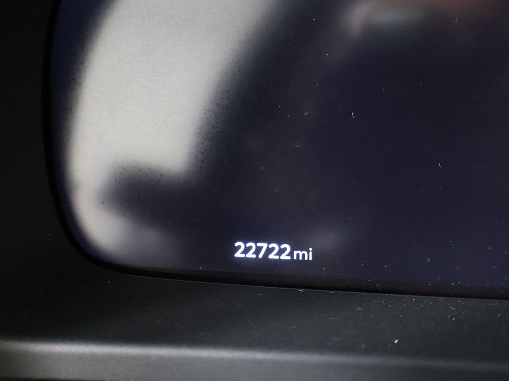Used 2025 Toyota Crown AWD/4WD image 36